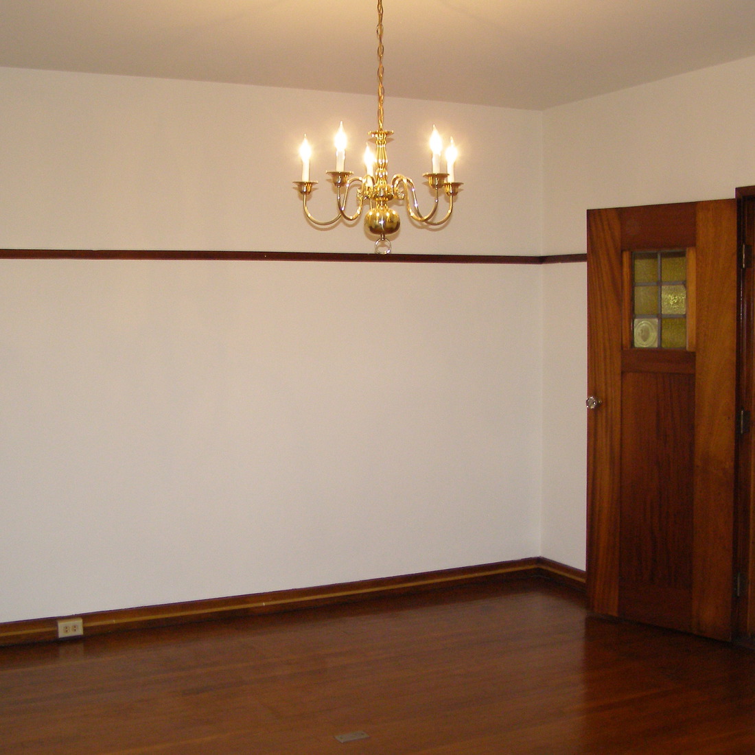 interior of 342 S. Highland Ave, Apt. 11A