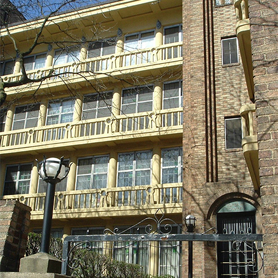 exterior of Highland Towers (340-342 S. Highland Avenue)